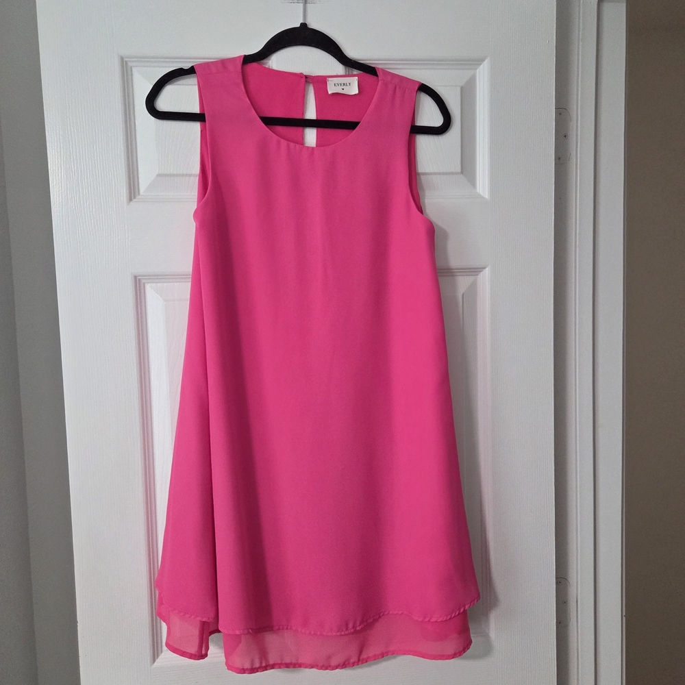 Everly Vibrant Pink Flowy Shift Lined Shift Dress. Datenite, Sassy Trendy Fun. M